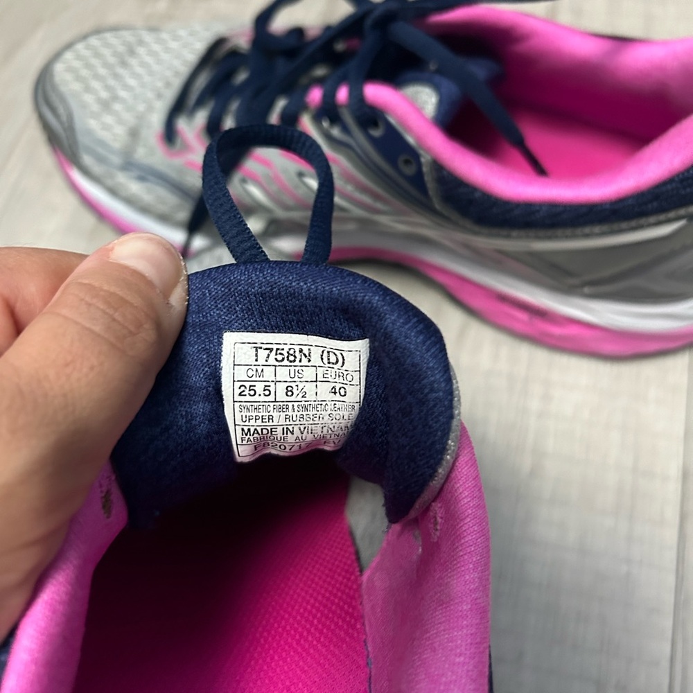 ASICS Running Shoes - Picture 6 of 6